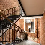 Cozy Center With Gym & Terrace 아파트 *