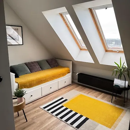 Apartamento Cozy Center With Gym & Terrace